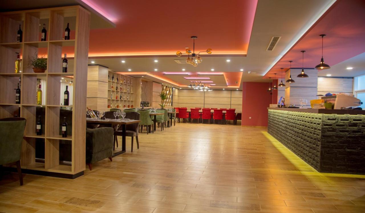Hotel Sonoma Kosovo Polje Eksteriør billede